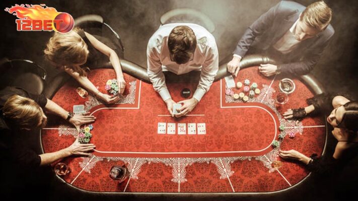 nhiều người tham gia poker tại nhà cái